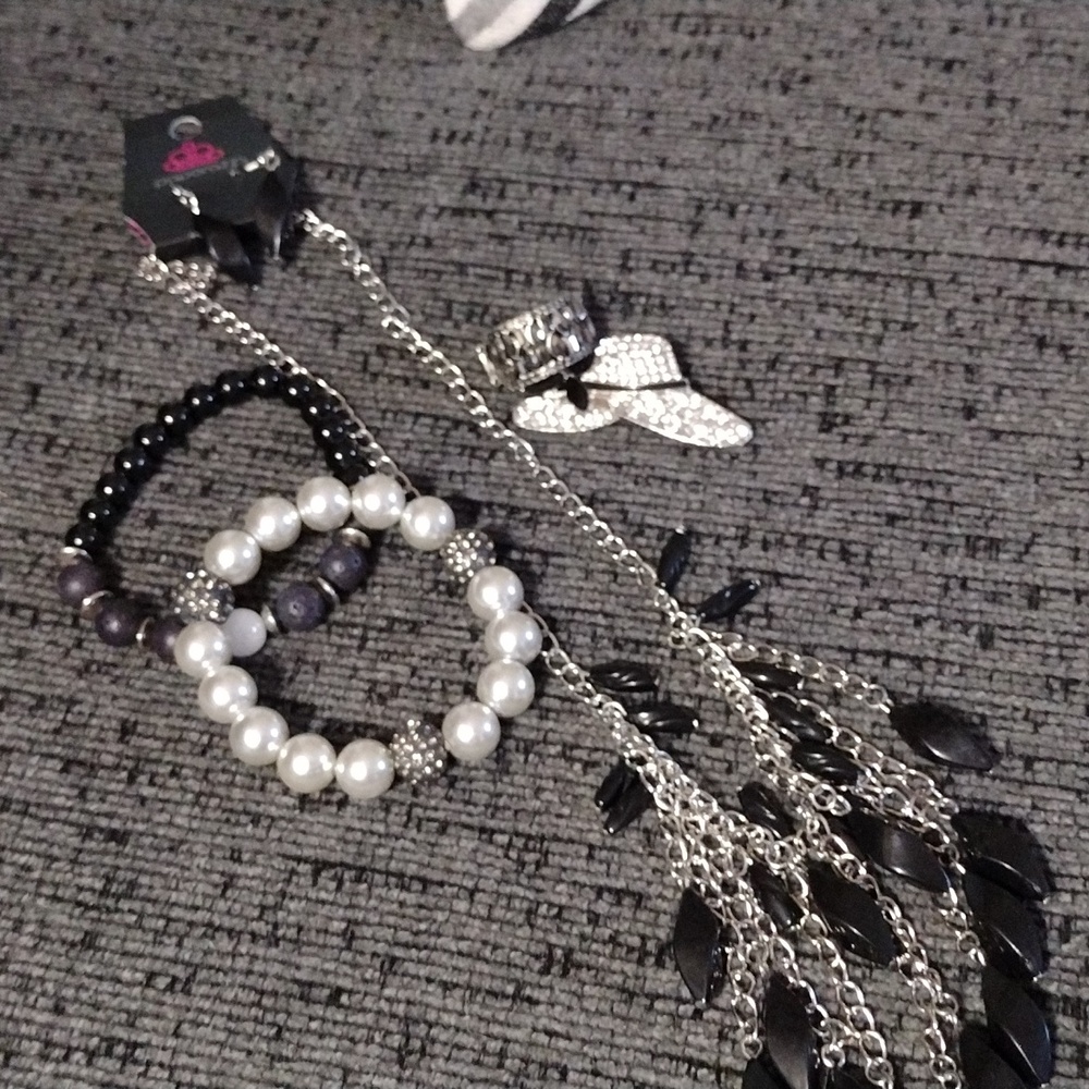 Paparazzi Silver and Black Jewelry Set